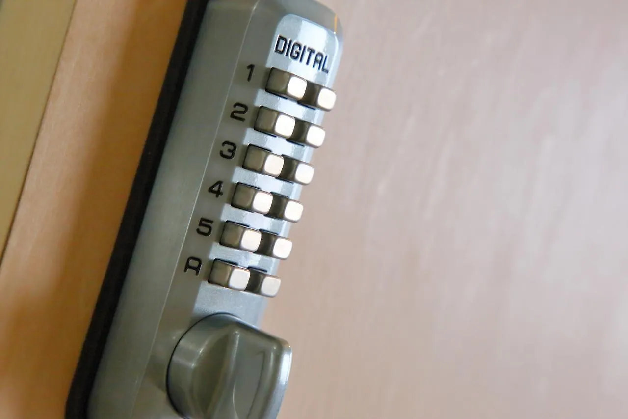 Raku Hostel Osaka 0*,