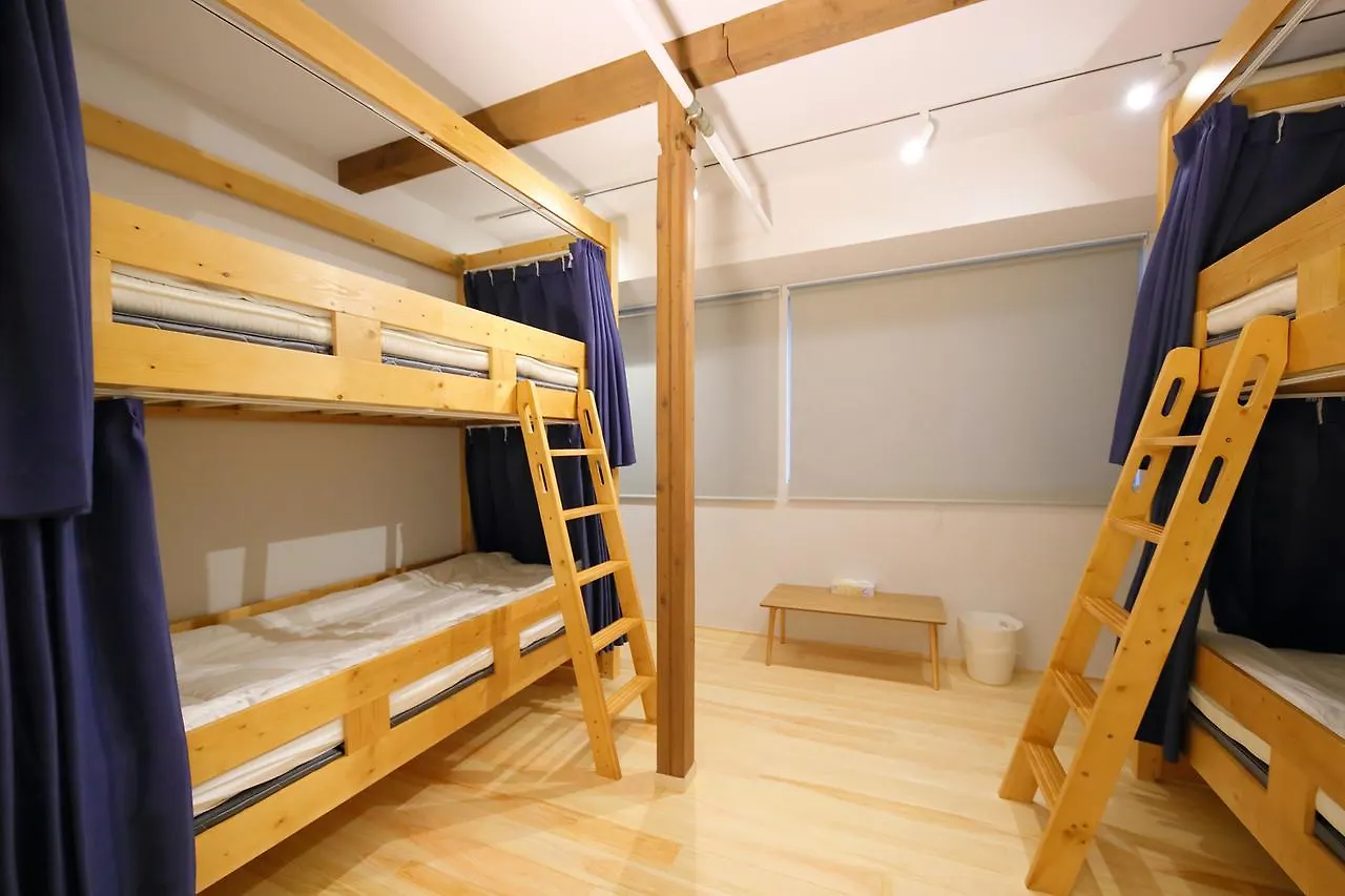 Raku Hostel Osaka Japonya