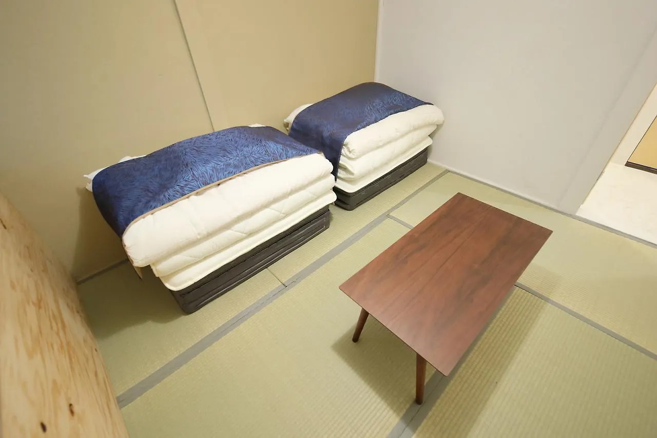 Raku Hostel Osaka Japonya